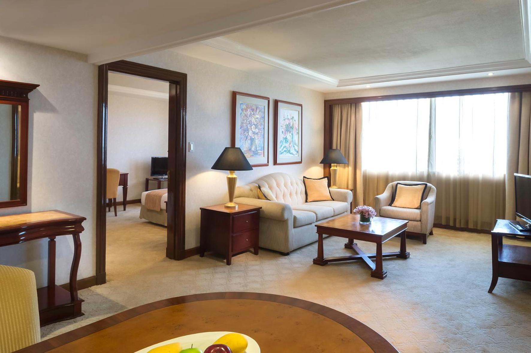 Marco Polo Plaza Cebu Hotel Exterior foto A suite at the hotel