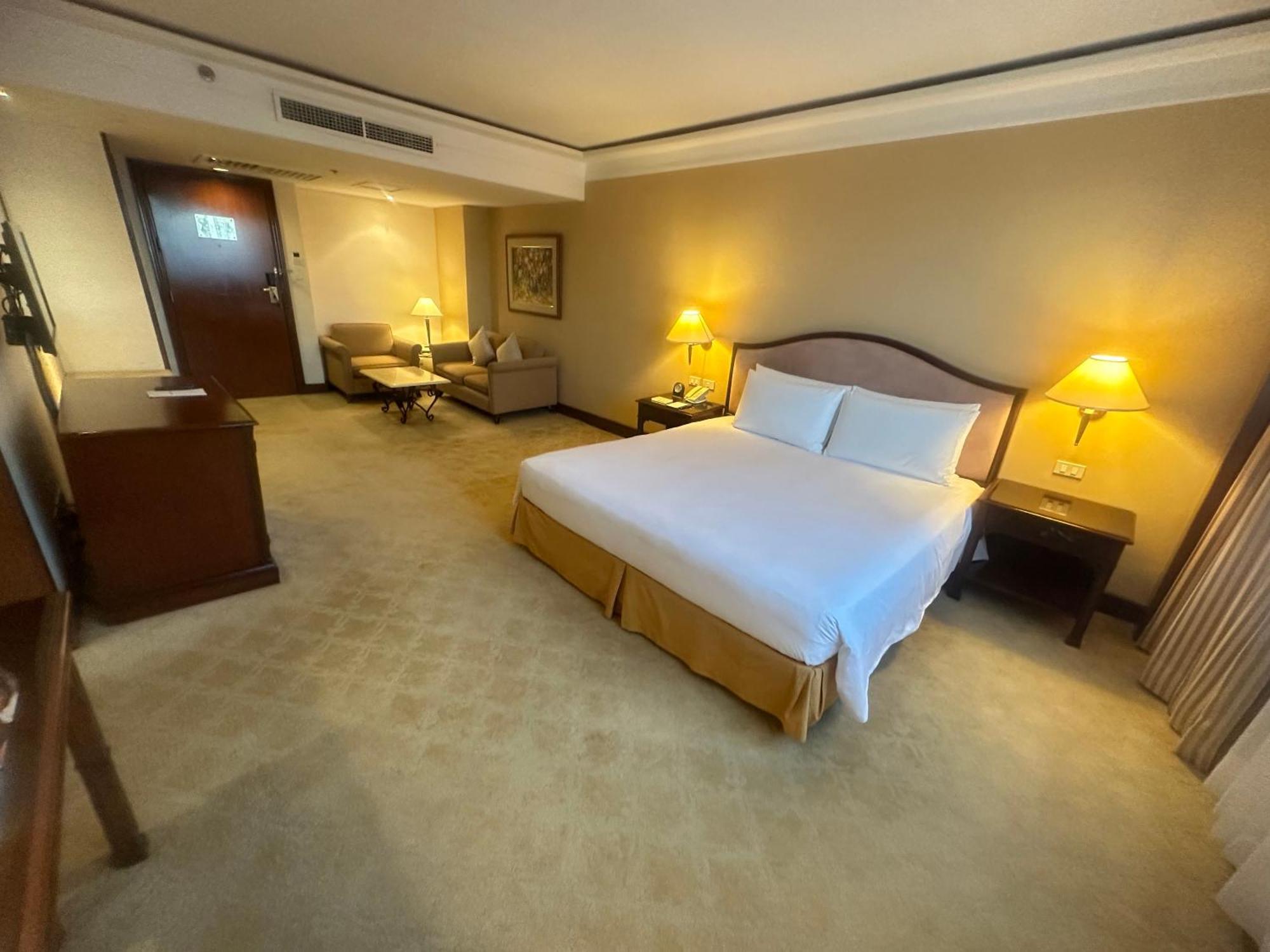Marco Polo Plaza Cebu Hotel Exterior foto A room at the hotel