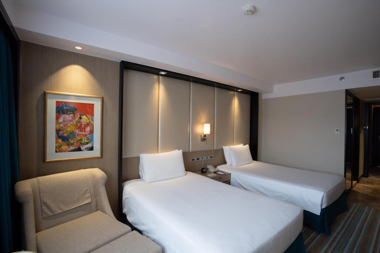 Marco Polo Plaza Cebu Hotel Exterior foto A room at the hotel